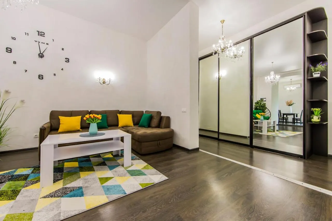 2К Квартира Поруч Із Майданом Незалежності Kijev Apartman