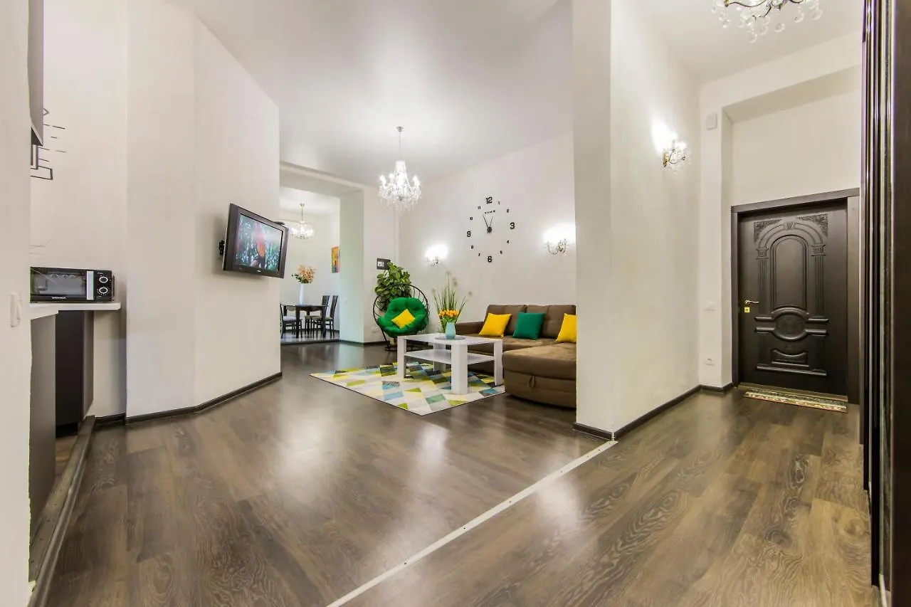 2К Квартира Поруч Із Майданом Незалежності Kijev Apartman