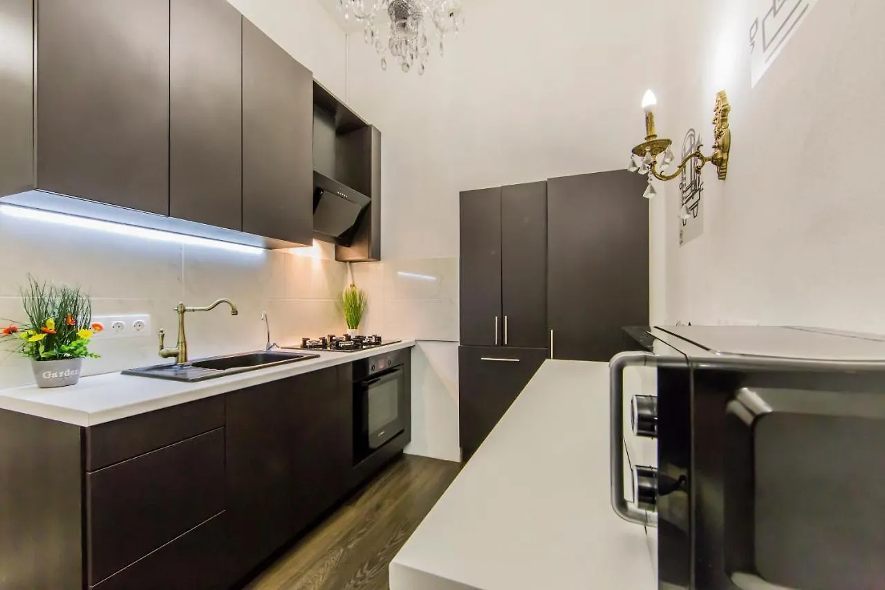 2К Квартира Поруч Із Майданом Незалежності Kijev Apartman
